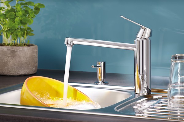 Смеситель Grohe Eurosmart Cosmopolitan 30193000 для кухонной мойки