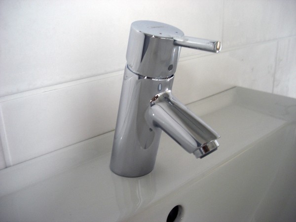 Смеситель Hansgrohe Talis S 32020000 для раковины