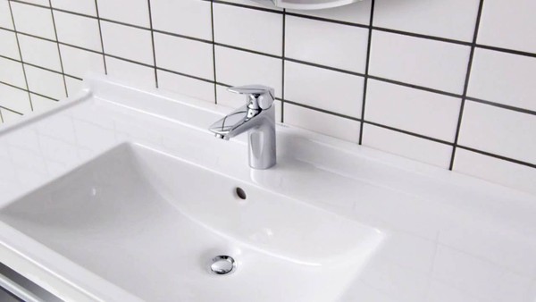 Смеситель Hansgrohe Logis 71070000 для раковины