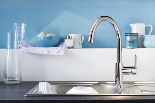 Смеситель Grohe BauEdge 31367000 для кухонной мойки + Средство для очистки Grohe Grohclean 48166000